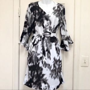 Banana Republic Bell Sleeve Shift Dress